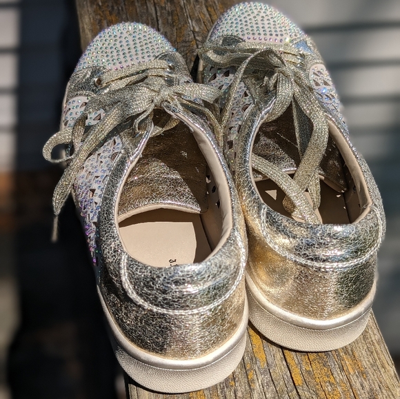 Lady Couture Paris Low Top Laser Cut Sneaker With Rhinesones, Gold - size 38 - Picture 6 of 11